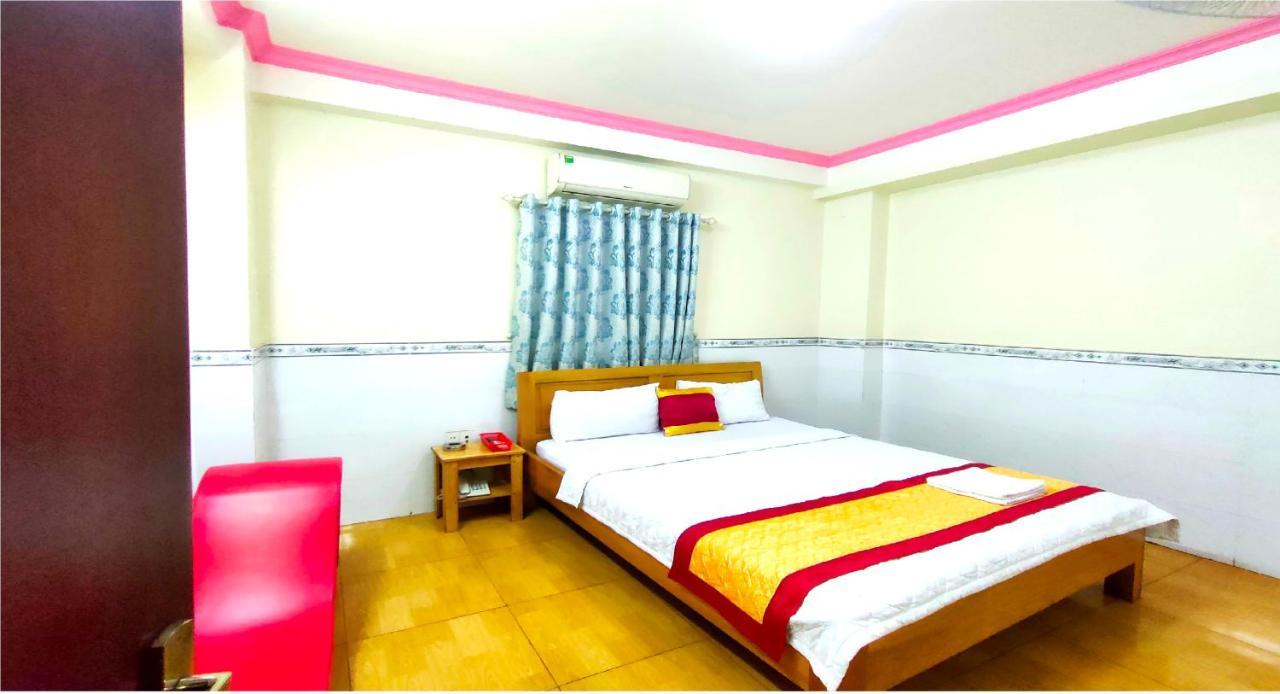 Hoang Xuan 797 Ha Huy Giap * Ho Chi Minh City